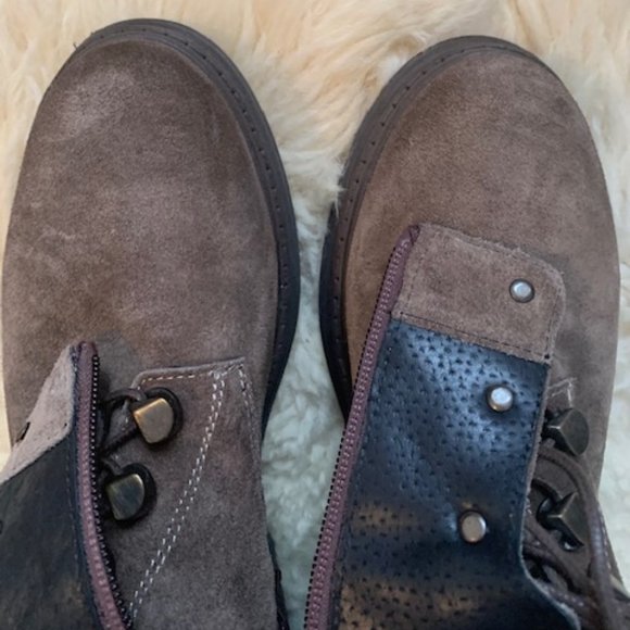 Like New Size 41 Italian Gray Winter Boots - Picture 11 of 11